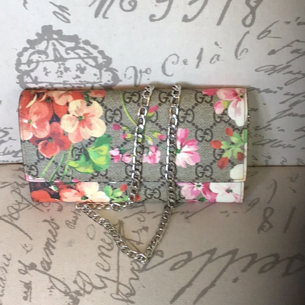Gucci Bloom Floral Monogram Wallet with Chain